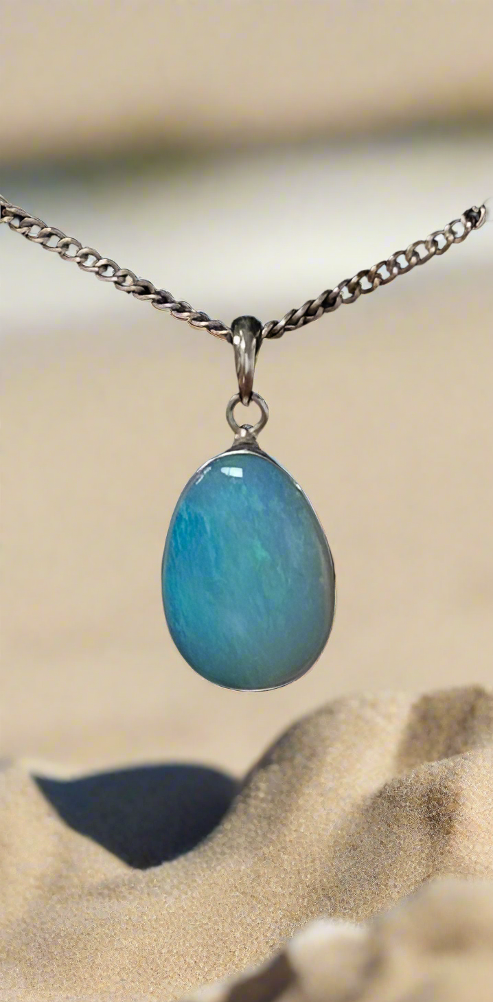 OPAL - Lightning Ridge - 'Blue' Pendant