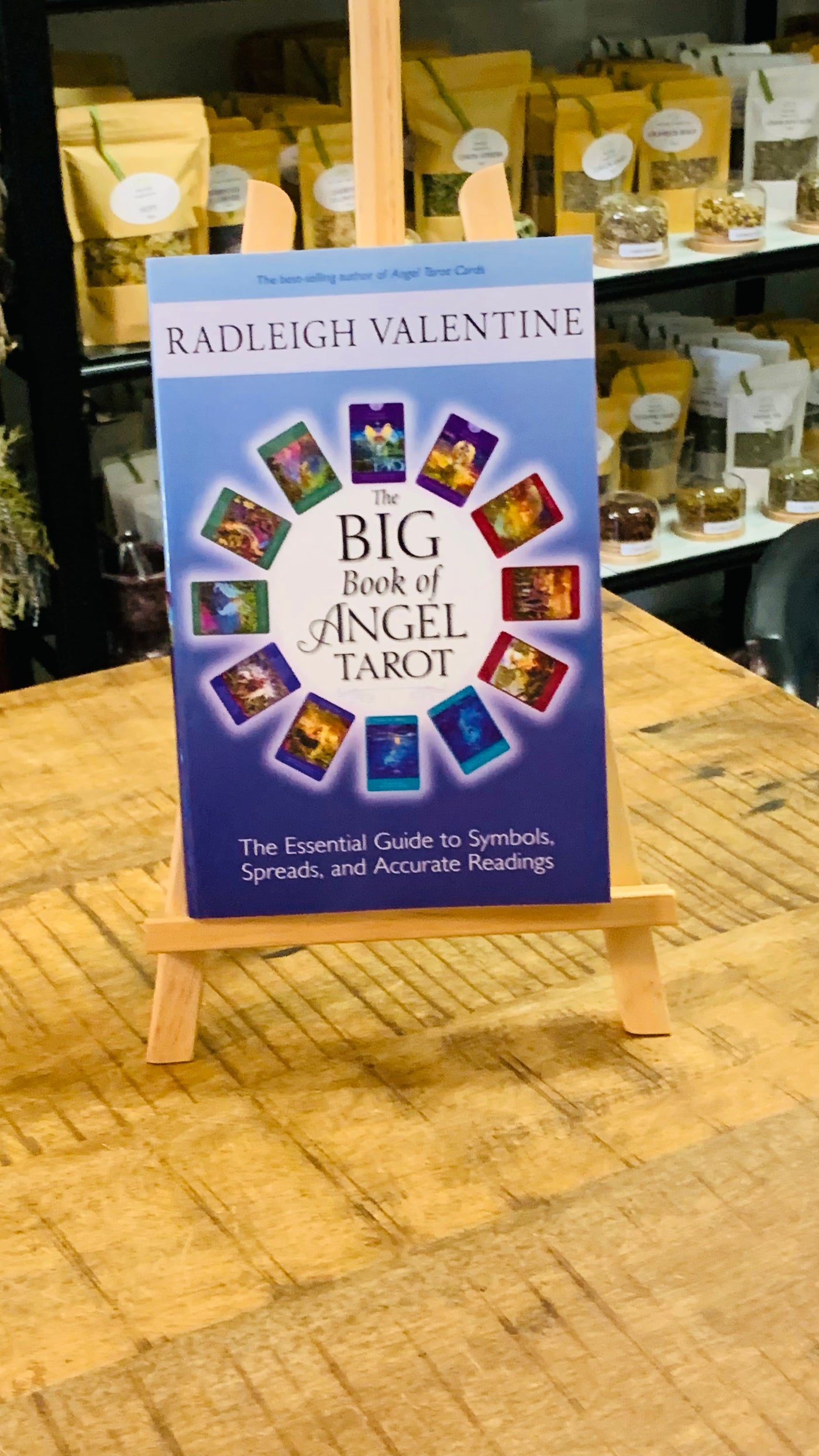 Big Book of Angel Tarot, The: The Essential Guide to Symbols, Spreads, and Accurate Readings